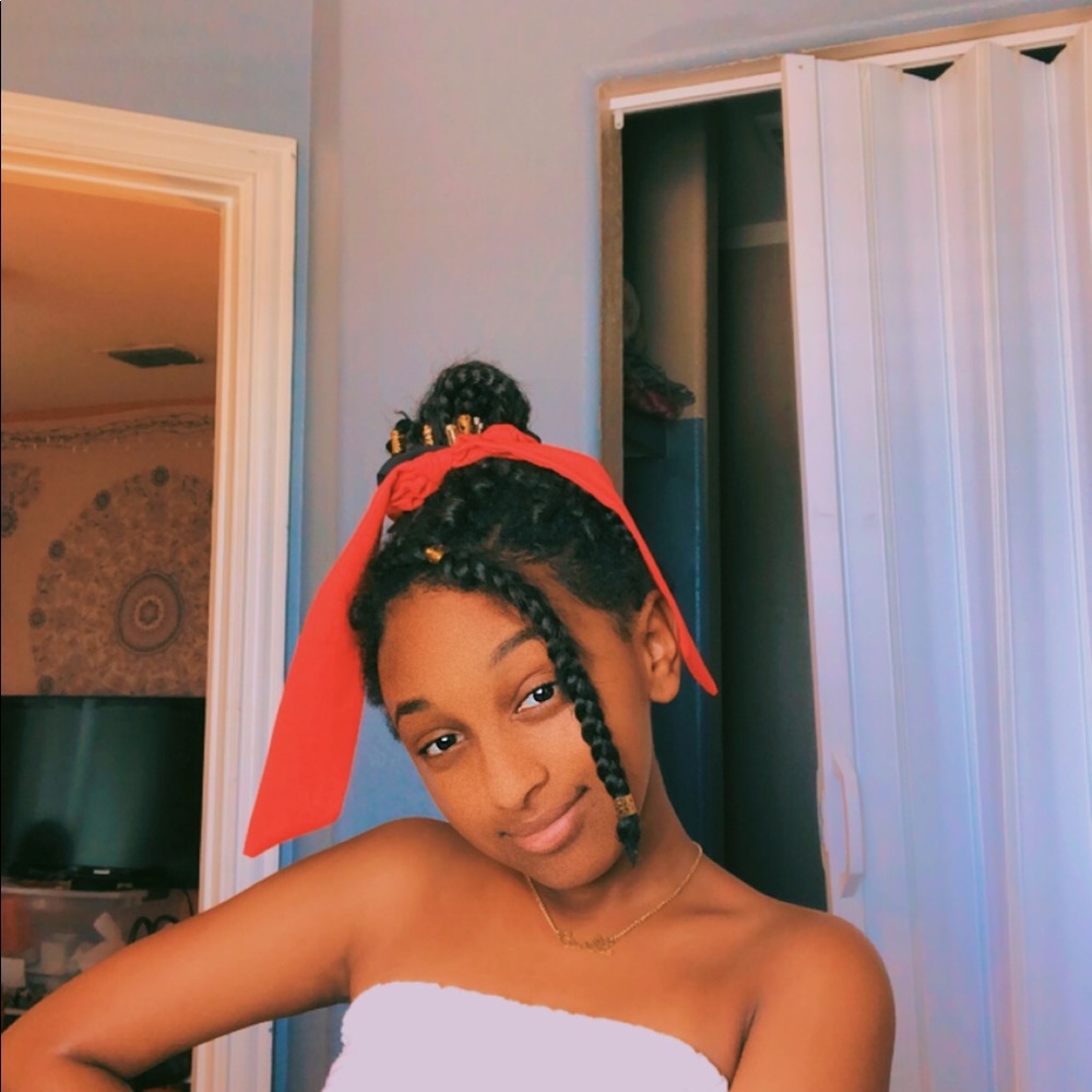 Meet your Posher, Lena